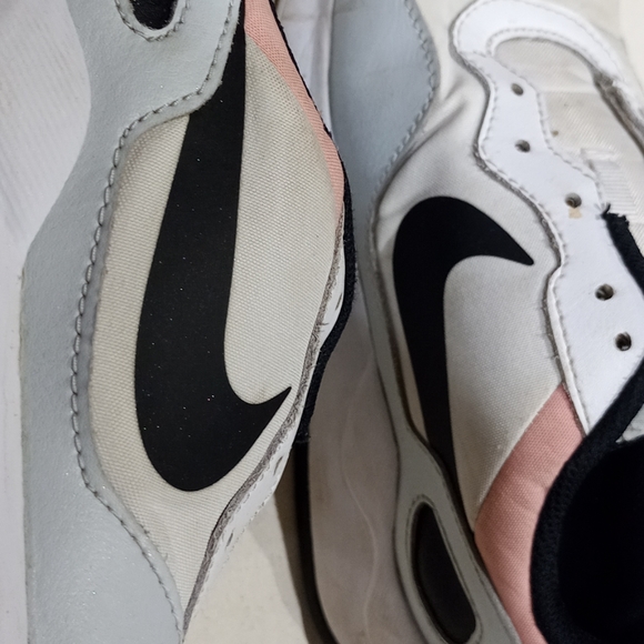 Nike shoes - Picture 3 of 6